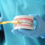 Wszechstronne leczenie stomatologiczne – znajdź drogę do zdrowych i pięknego uśmiechu.